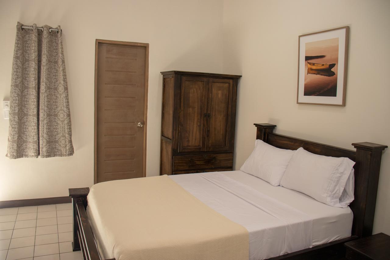 Hotel Don Fito Golfito Extérieur photo