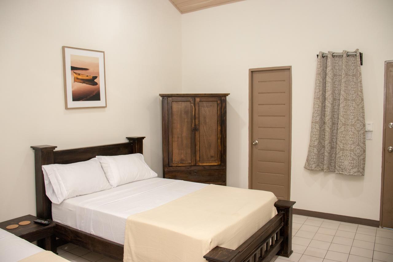Hotel Don Fito Golfito Extérieur photo